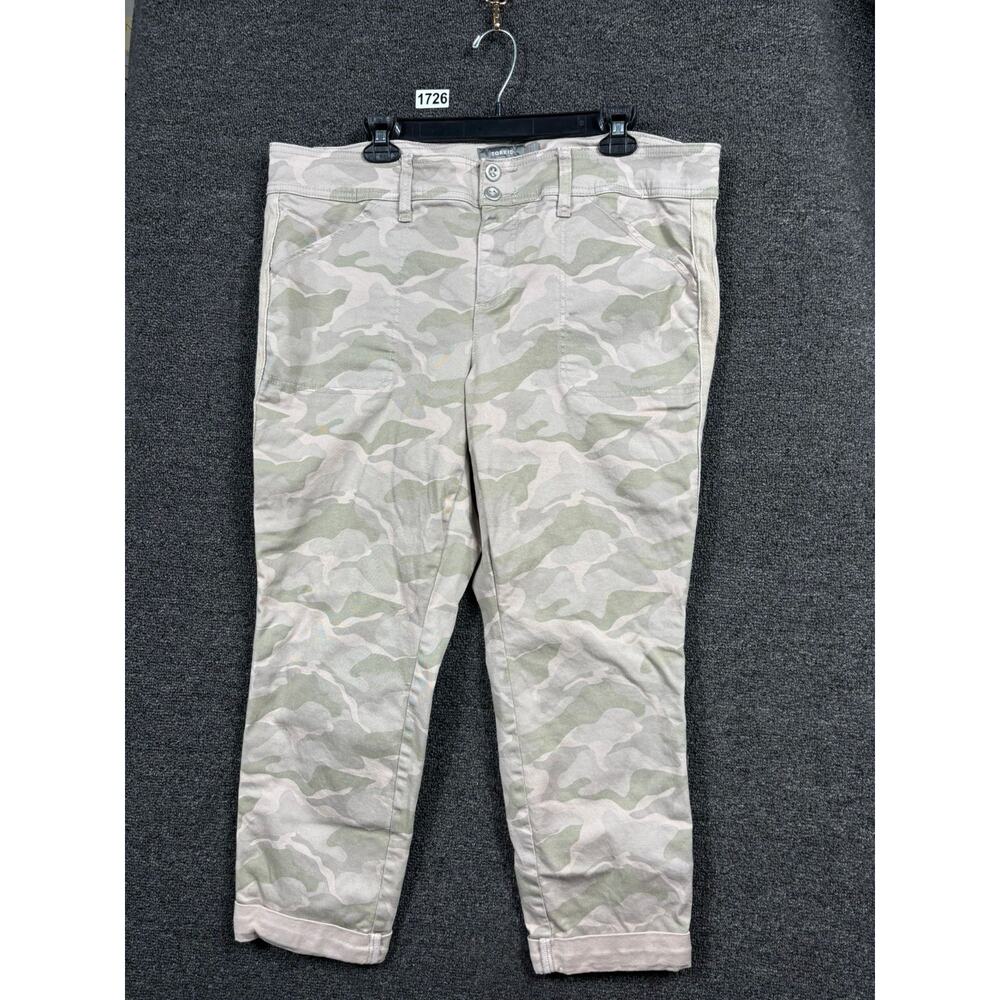 Women’s Camo Stretch Ankle Pants - Light Green/White